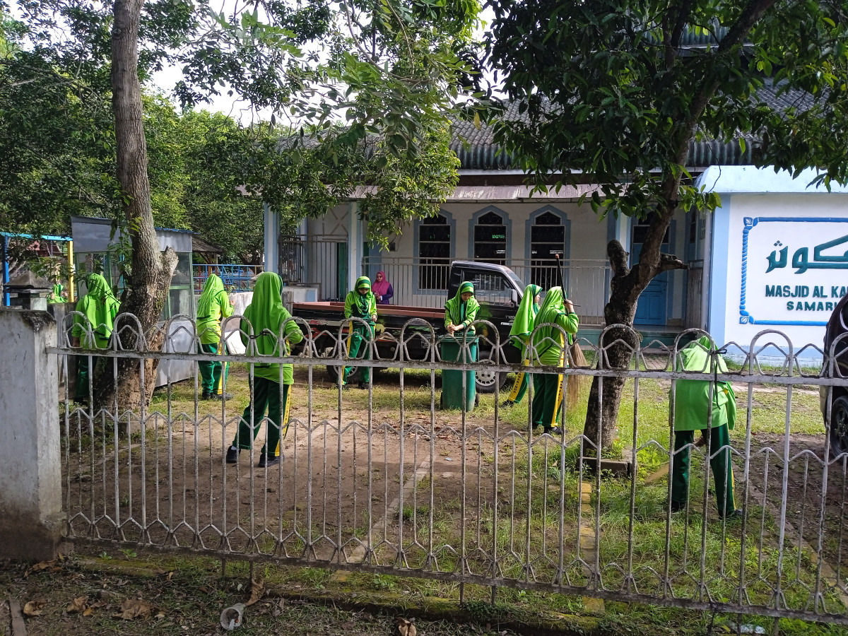 Lingkungan masjid al kautasar jln Angklung