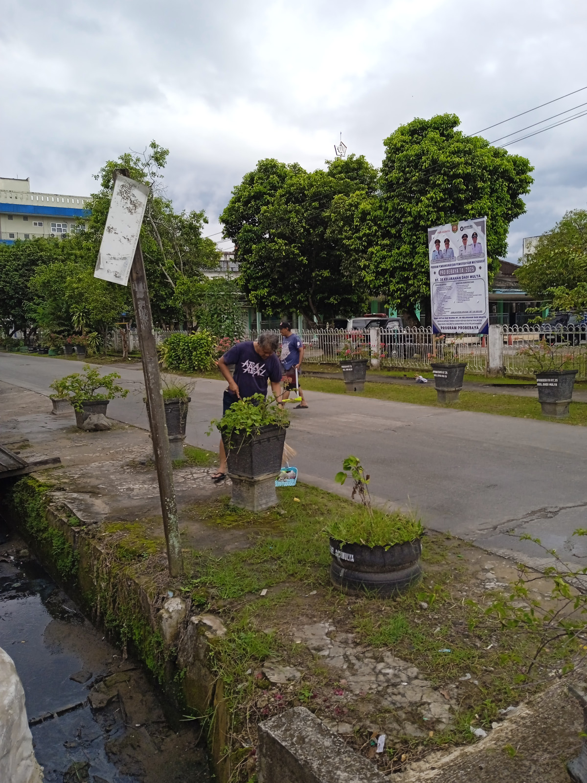 Kerja bakti jln kecapi
