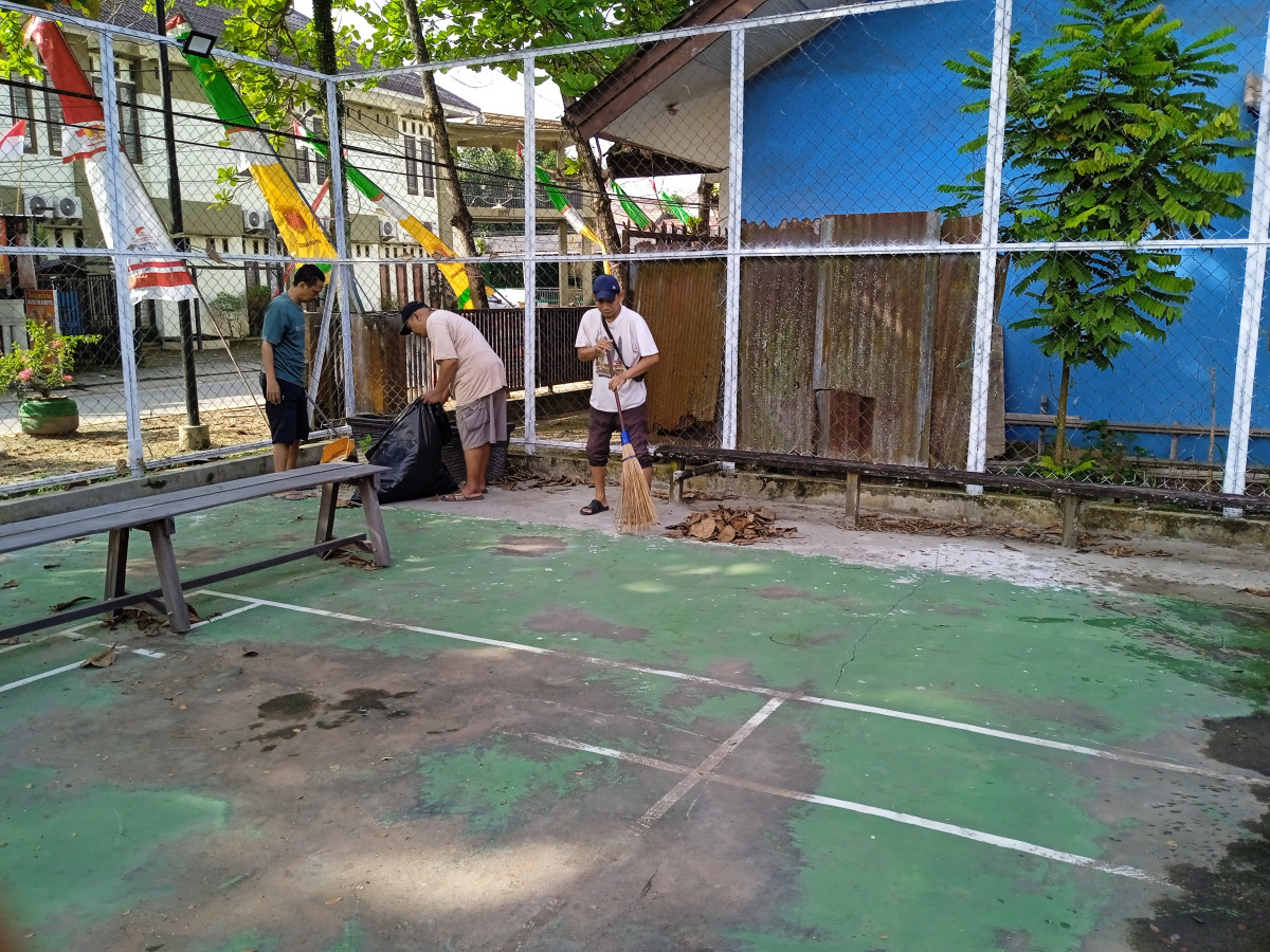 Kerja bakti dilap. Bulu tangkis jln. Angklung
