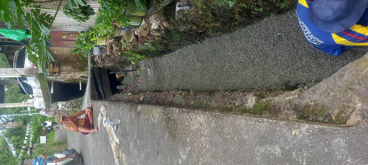 Gotong royong Memberaihkan girong giring