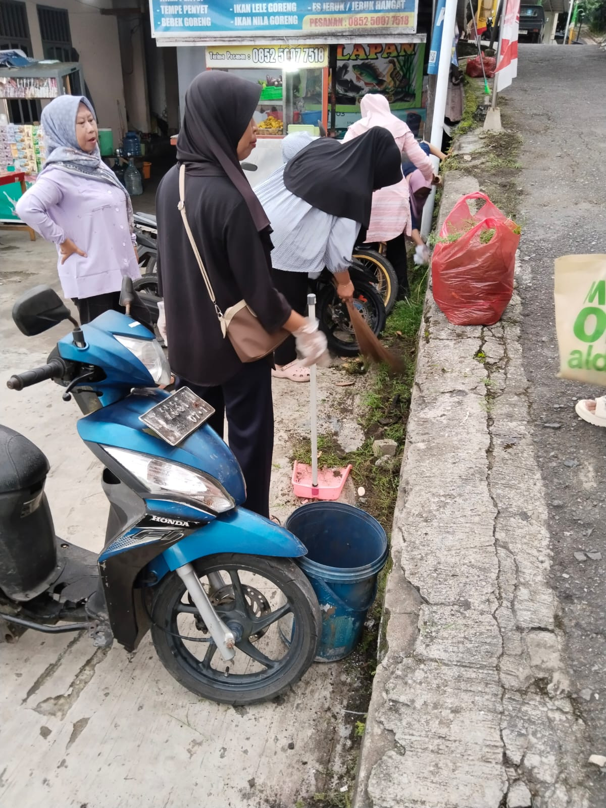 Kerja Bakti DAWIS Kembang Sepatu