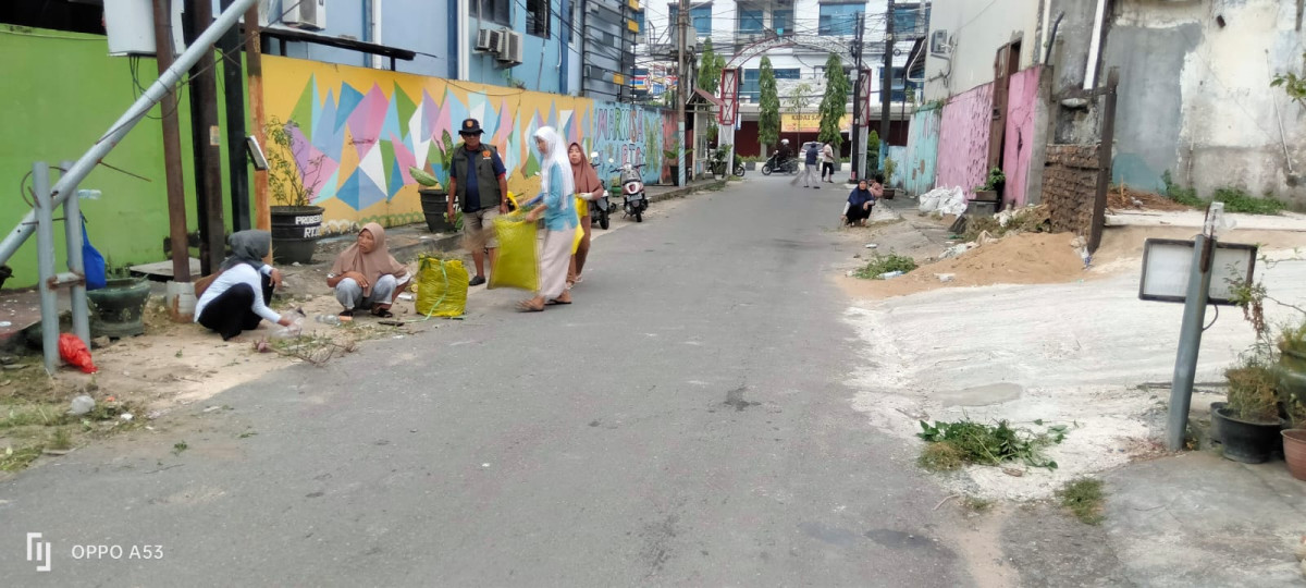 Kerja Bakti di Jl. Markisa