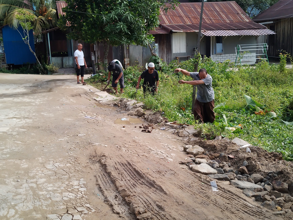Kerja bakti lingkungan