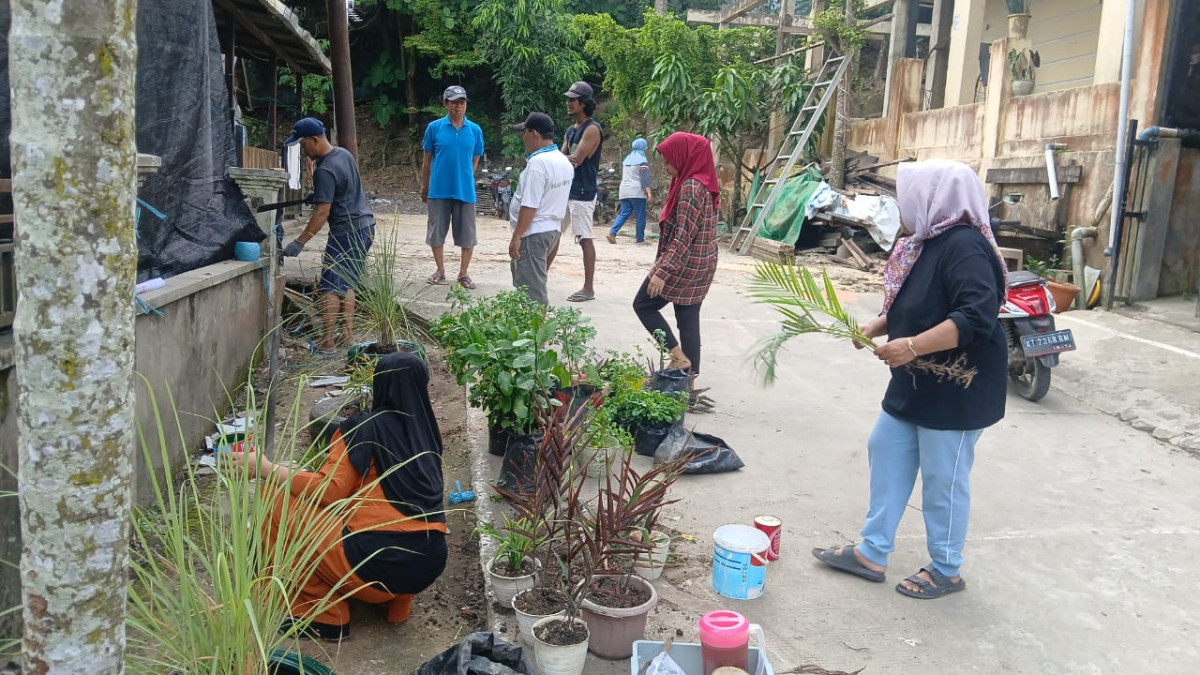 kegiatan gotong royong dasawisma