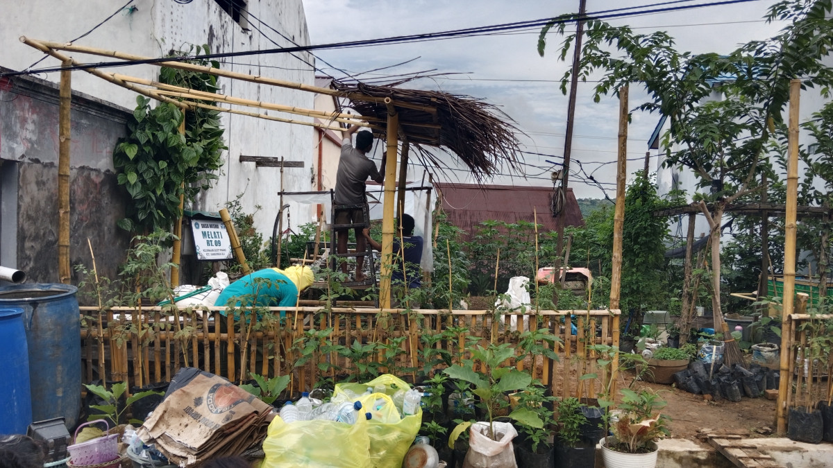 Kerja bakti persiapan lomba "Aku Hatinya PKK"K"