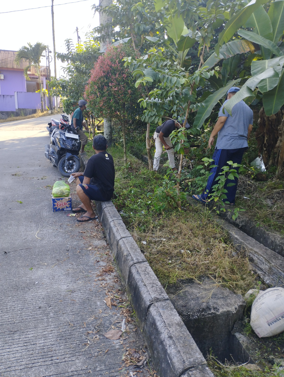 Pembersihan parit
