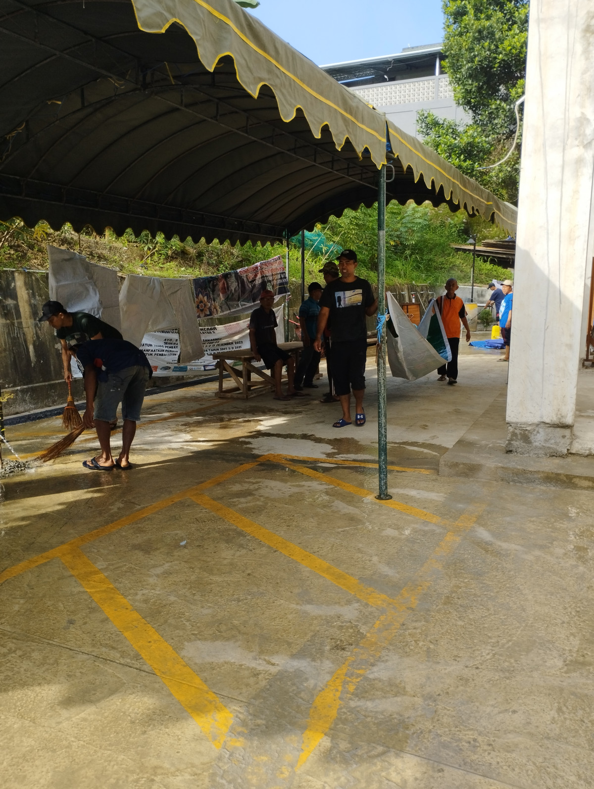 Gotong royong persiapan Iedul Adha