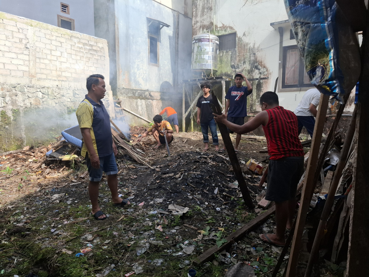 Kerja bakti warga