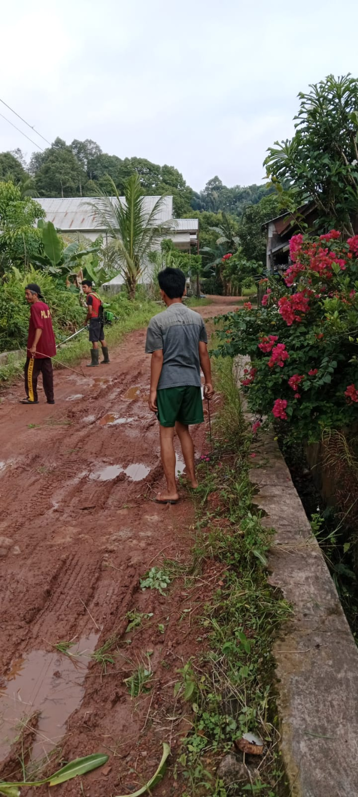 Gotong royong di gg. Arjuna