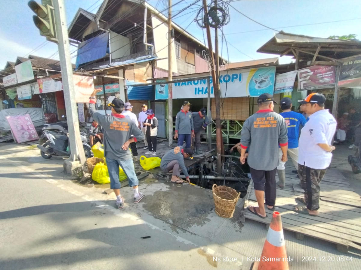 Pembersihan drainase