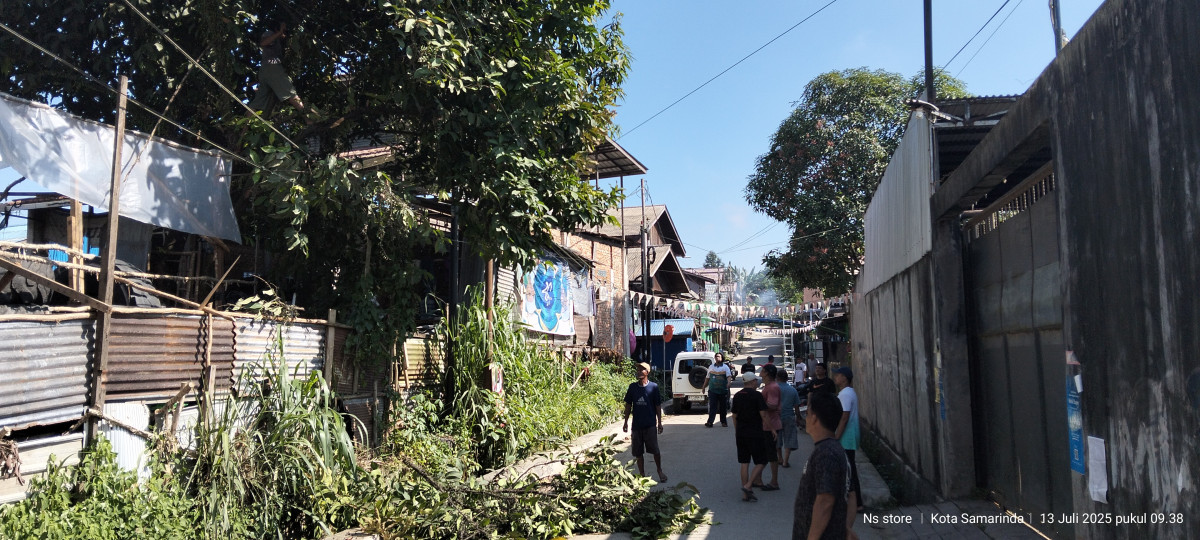 pembersihan gang pondok ulin