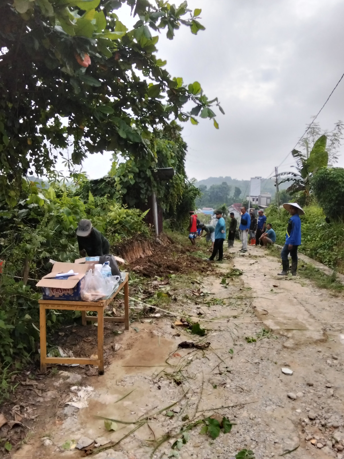 Gotong royong parit blok AM