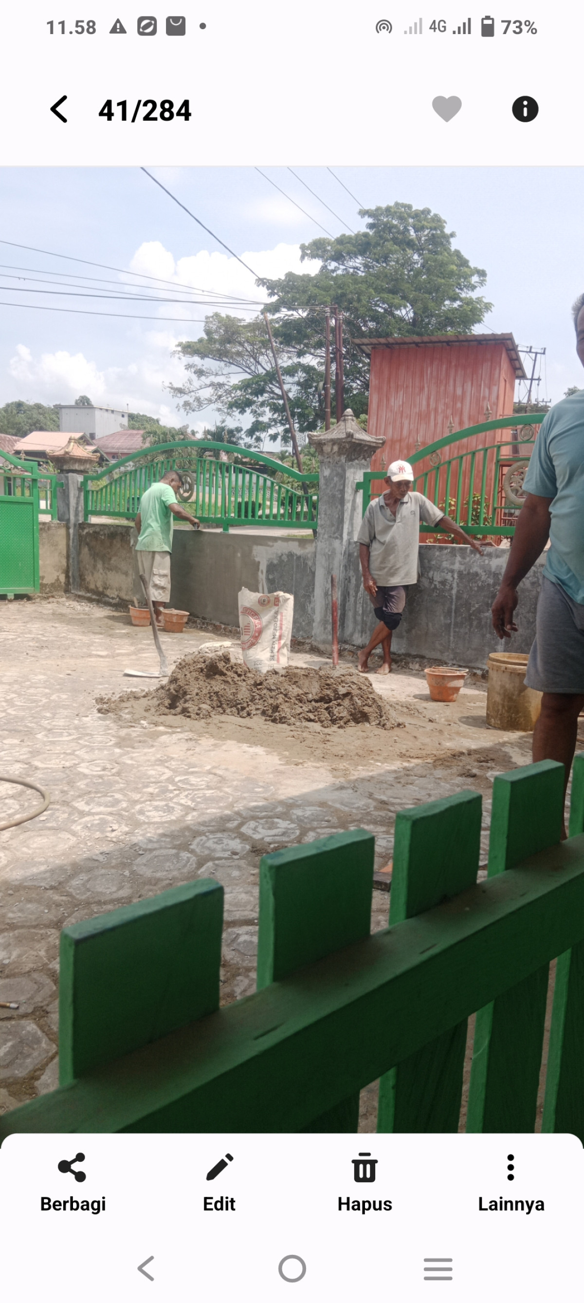 Kerja bakti di mushola