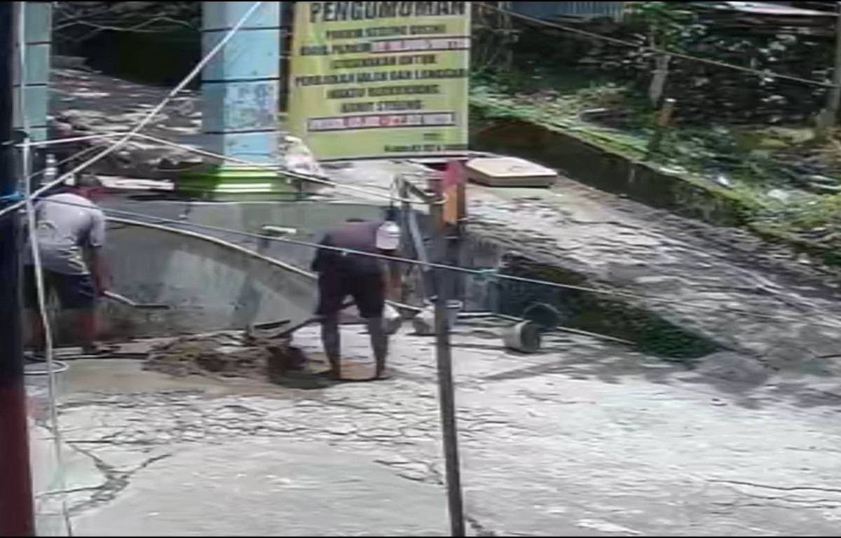 Gotong royong,Jln.Lumba-Lumba GG.1 RT 02 Kel.selili