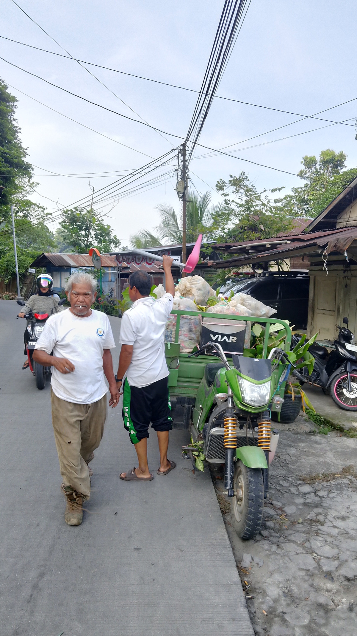 Gotong royong kebersihan lingkungan
