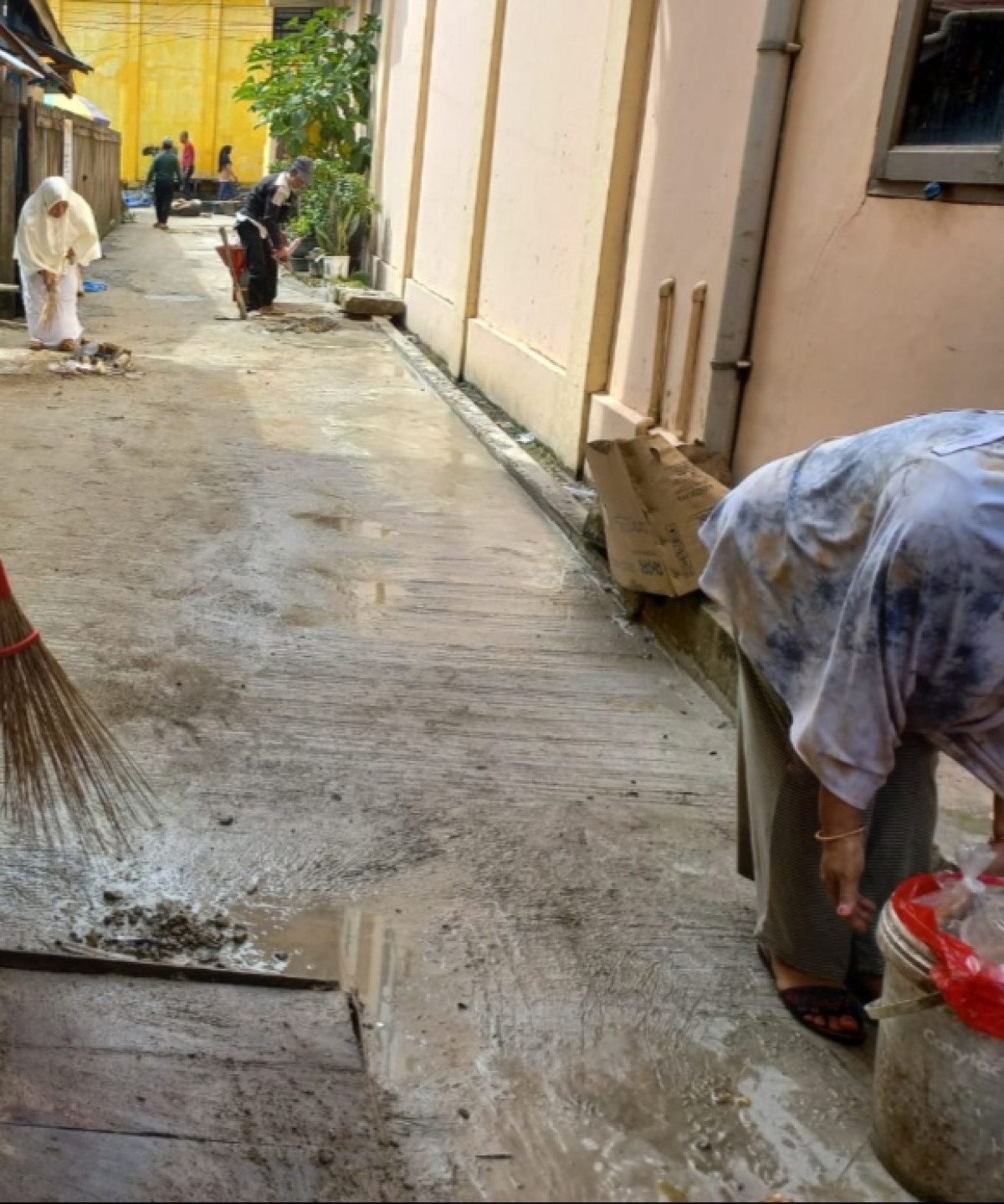 kerja bakti rt 02