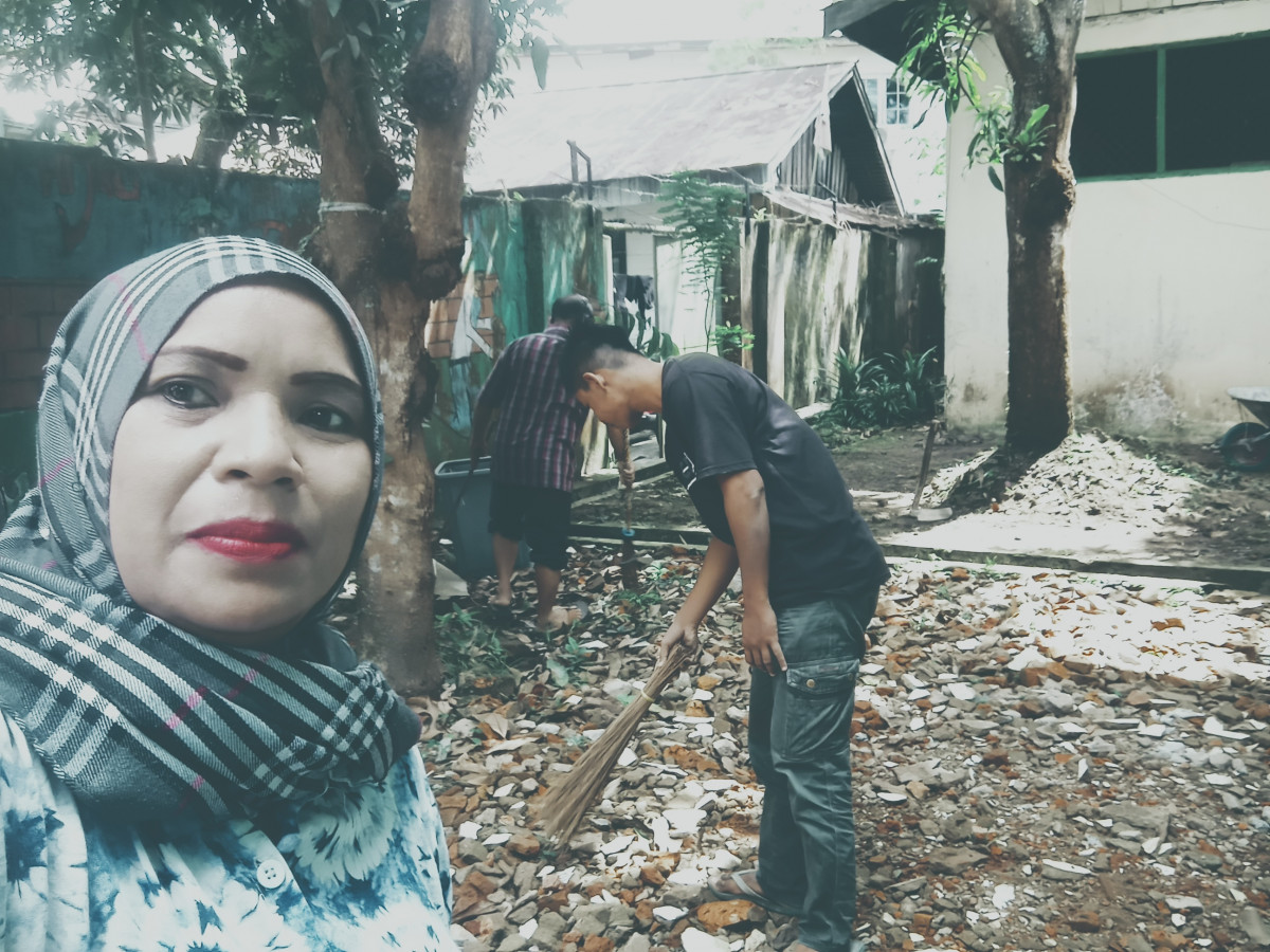 Kerja bakti bersama warga RT.003