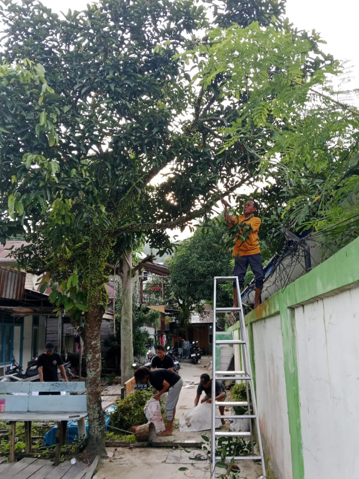 Kerja bakti RT 03