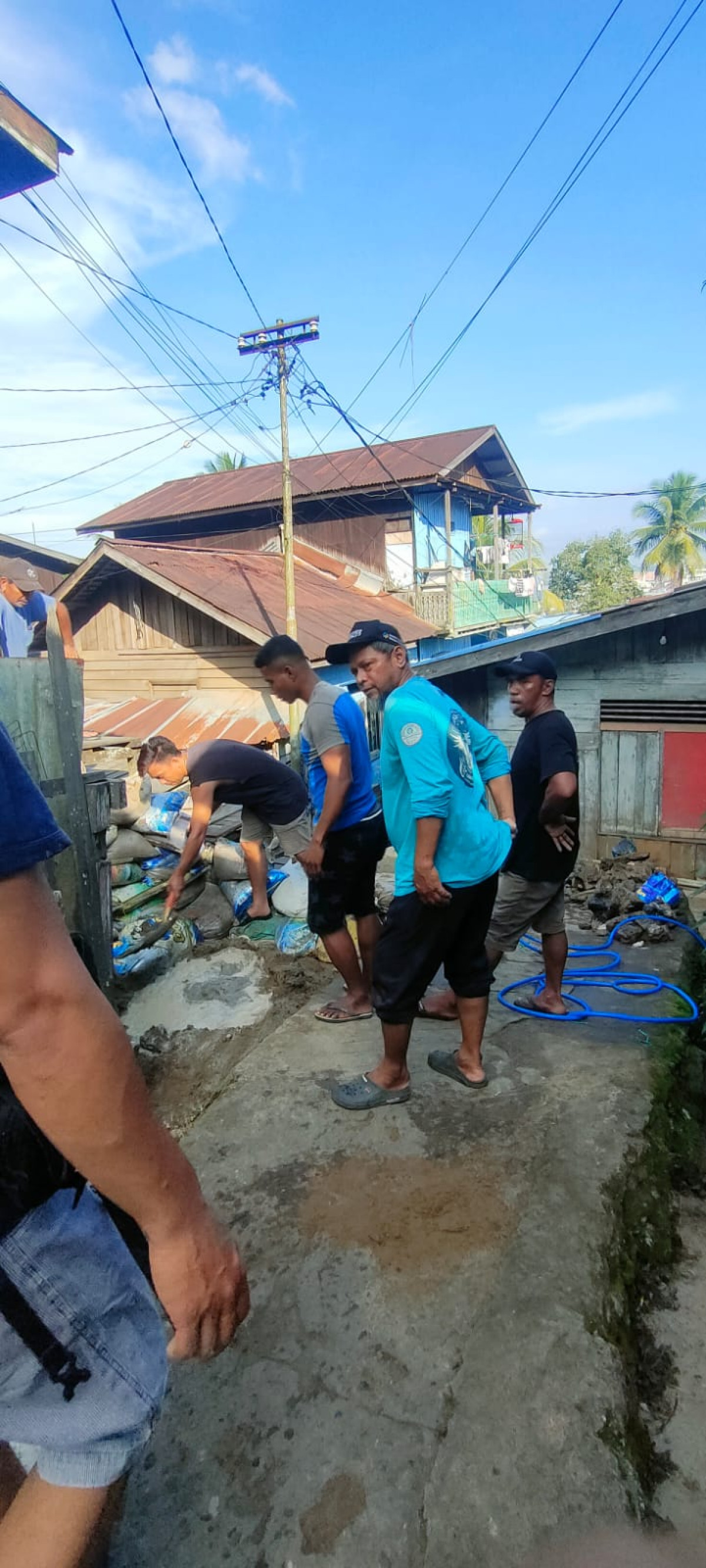 Perbaikan jalan