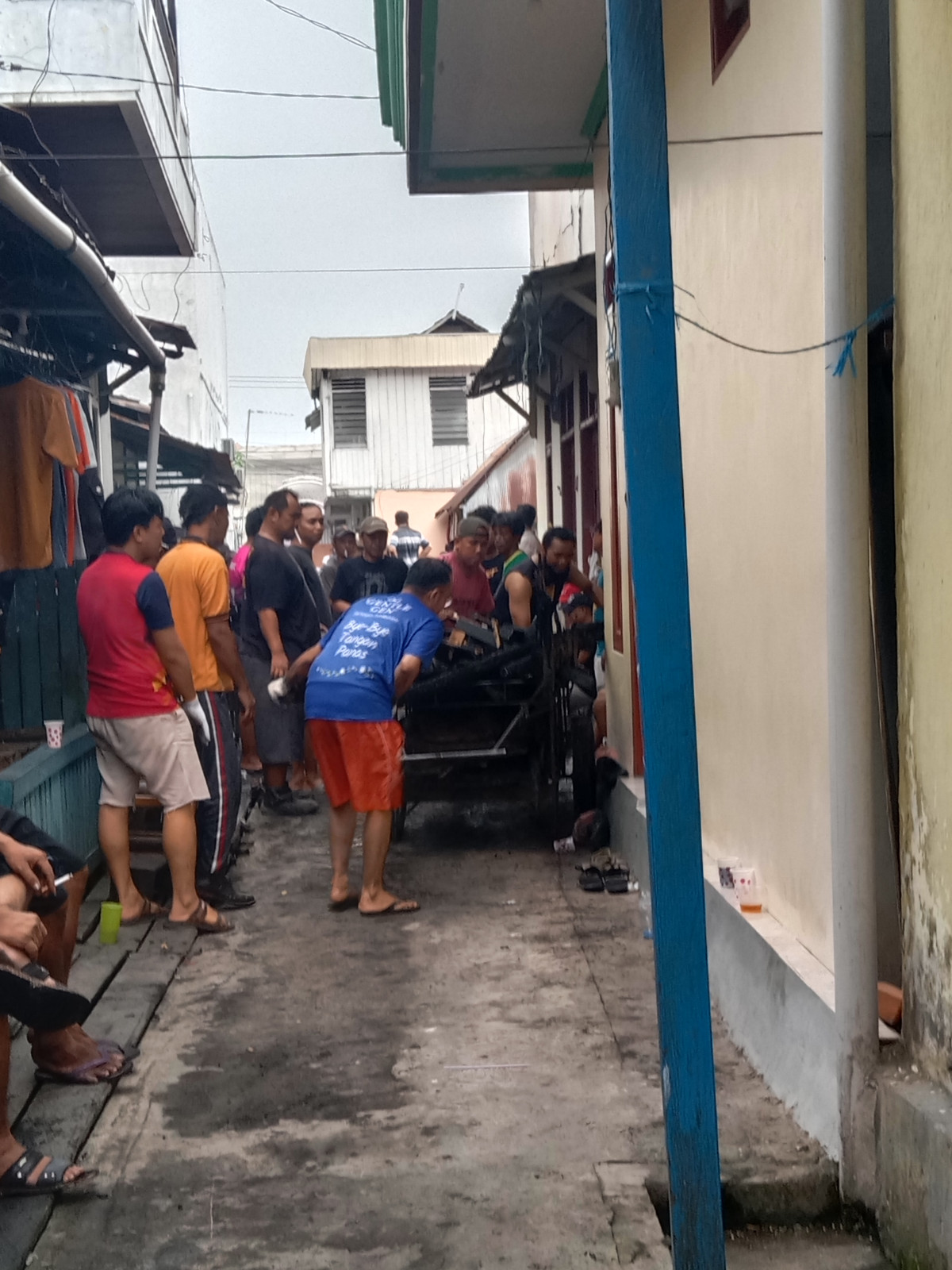 Gotong royong limbah kebakaran