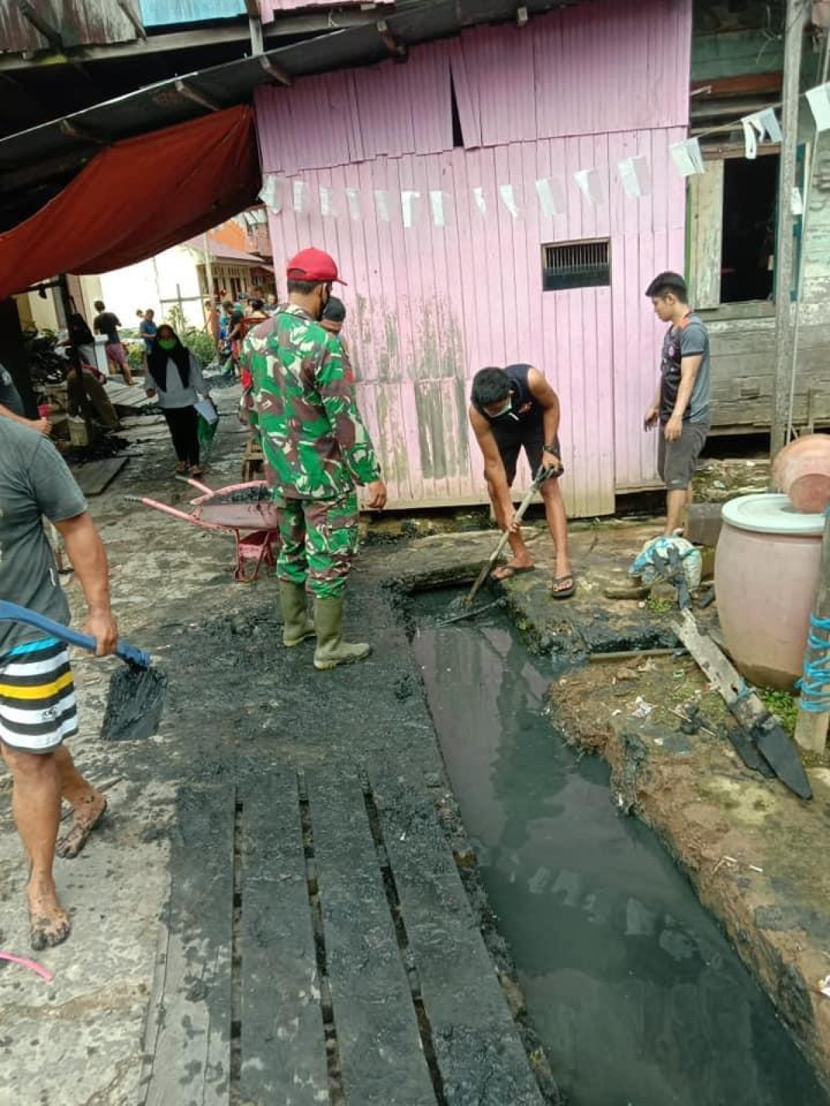 Gotong royong rt 11