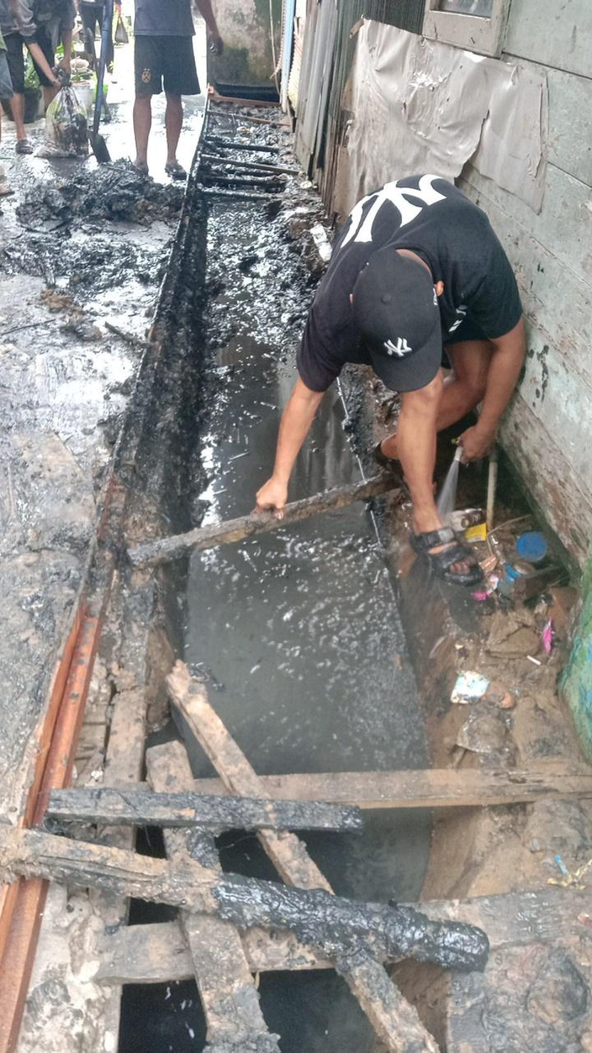 Gotong royong rt 11