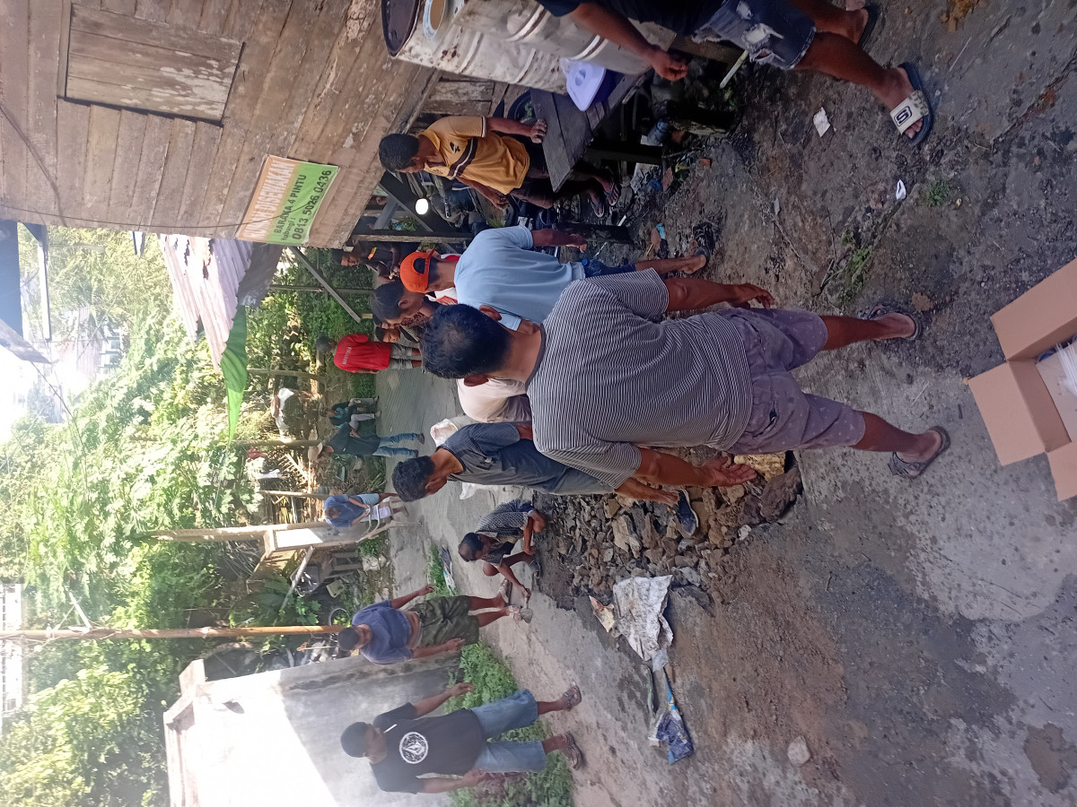 Gotong royong rt.17
