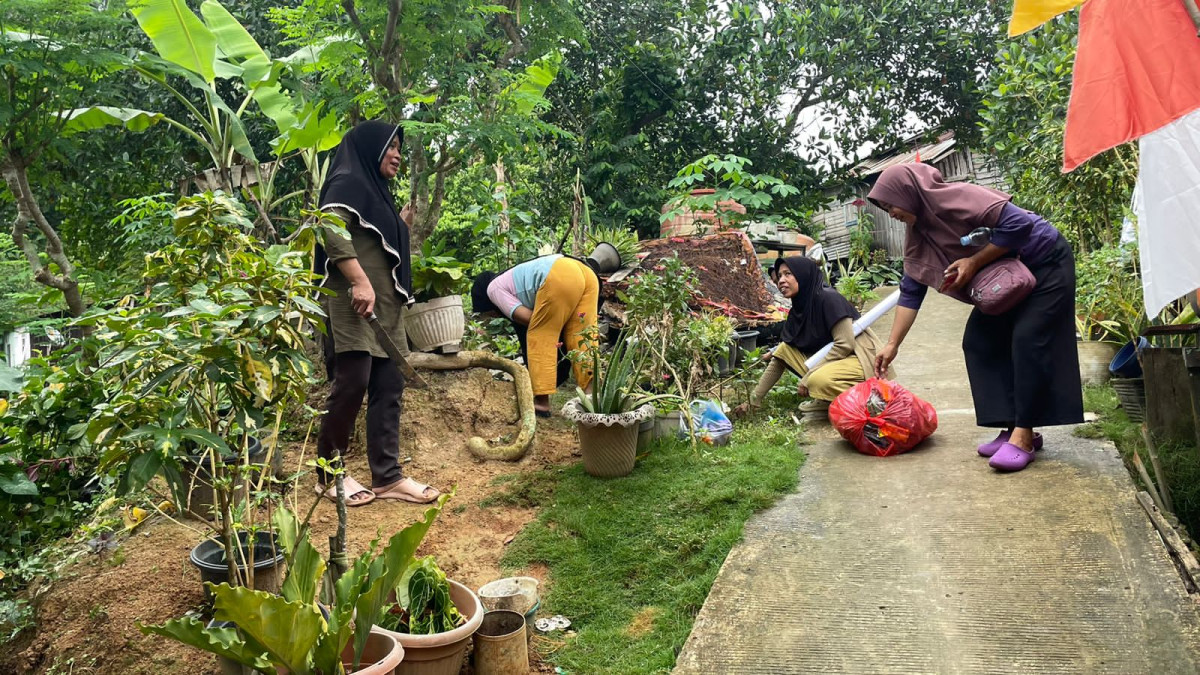 Gotong royong pembersihan Lingkungan