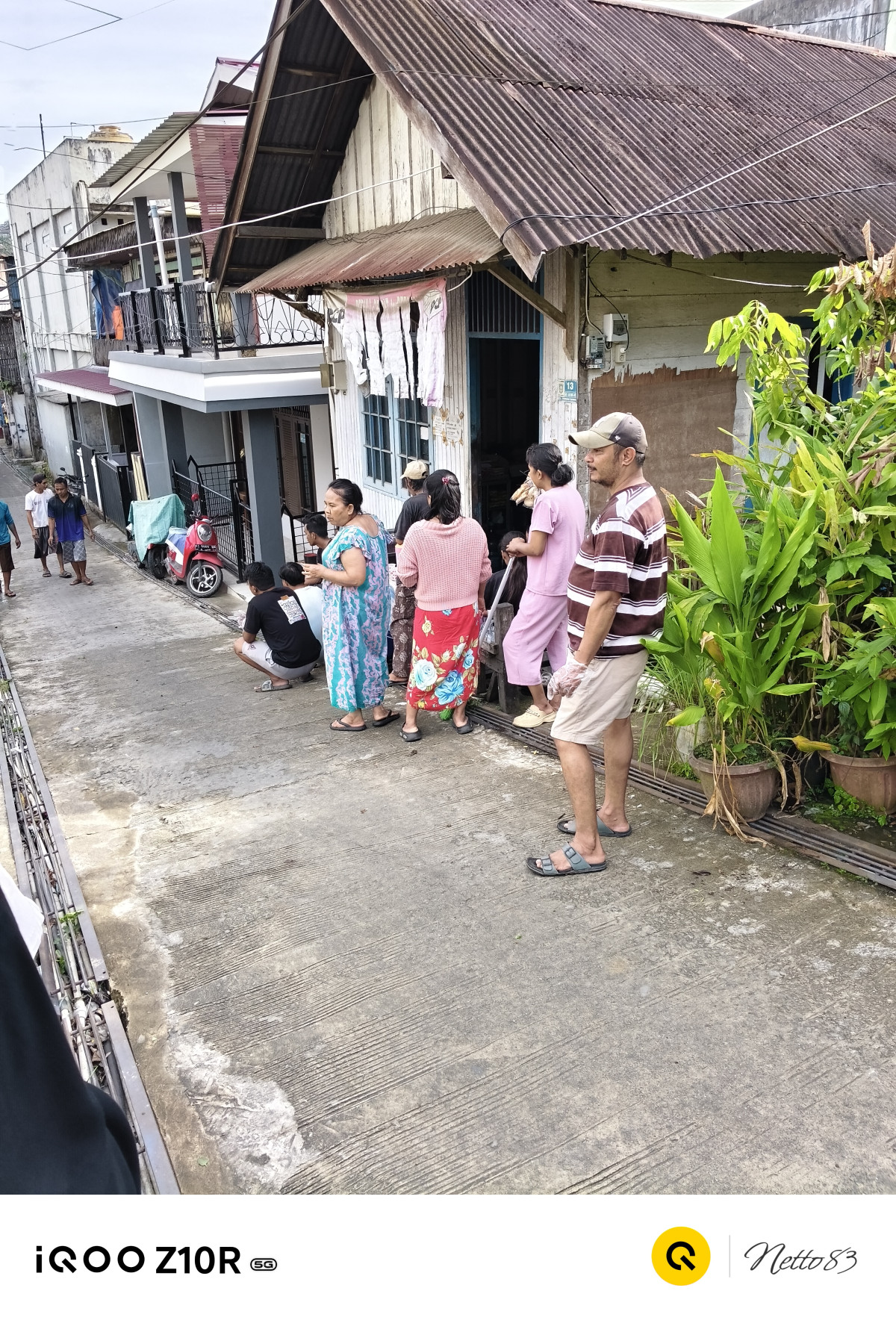Kerja Bakti Bersihkan Lingkungan RT28 Gg. Indah Gg. Timor