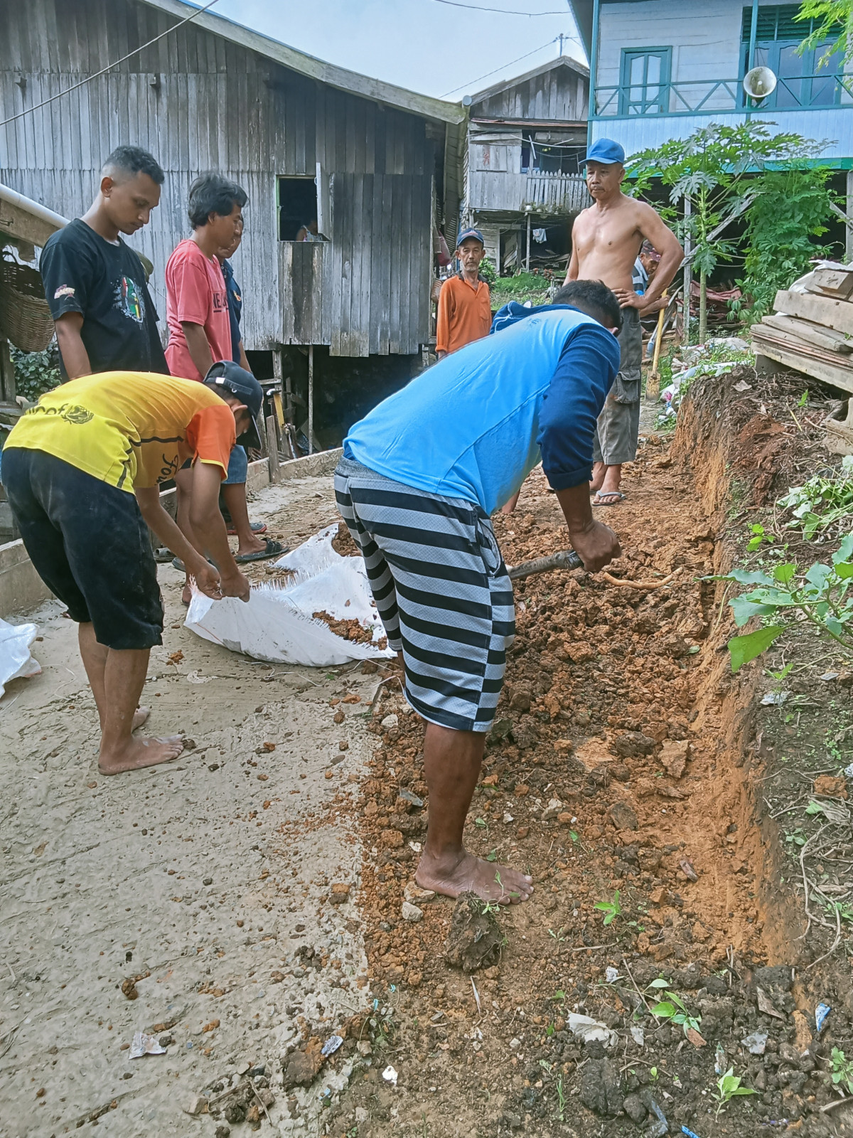Gotong royong RT.18