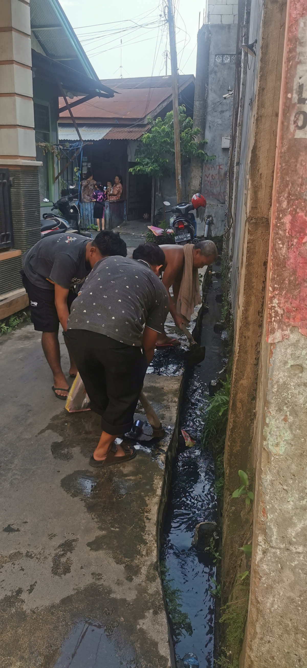 kerja bakti gg 3 RT 10