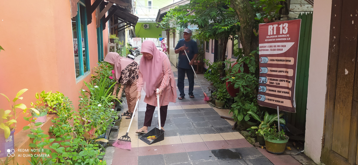 Gotong royong bersama Dasawisma