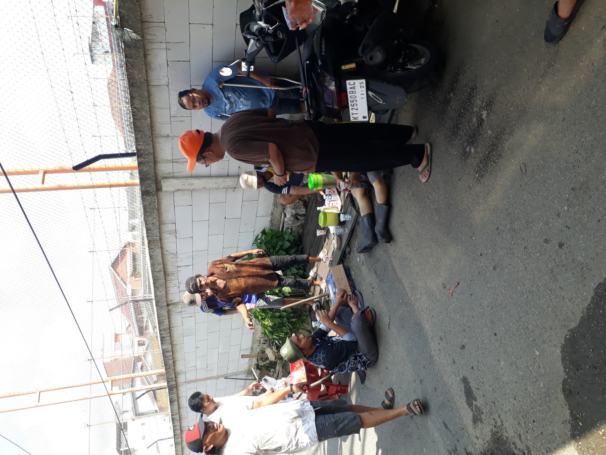 Kerja Bakti Lingkungan RT 28 Kel Sidomulyo Jl Urip Sumoharjo
