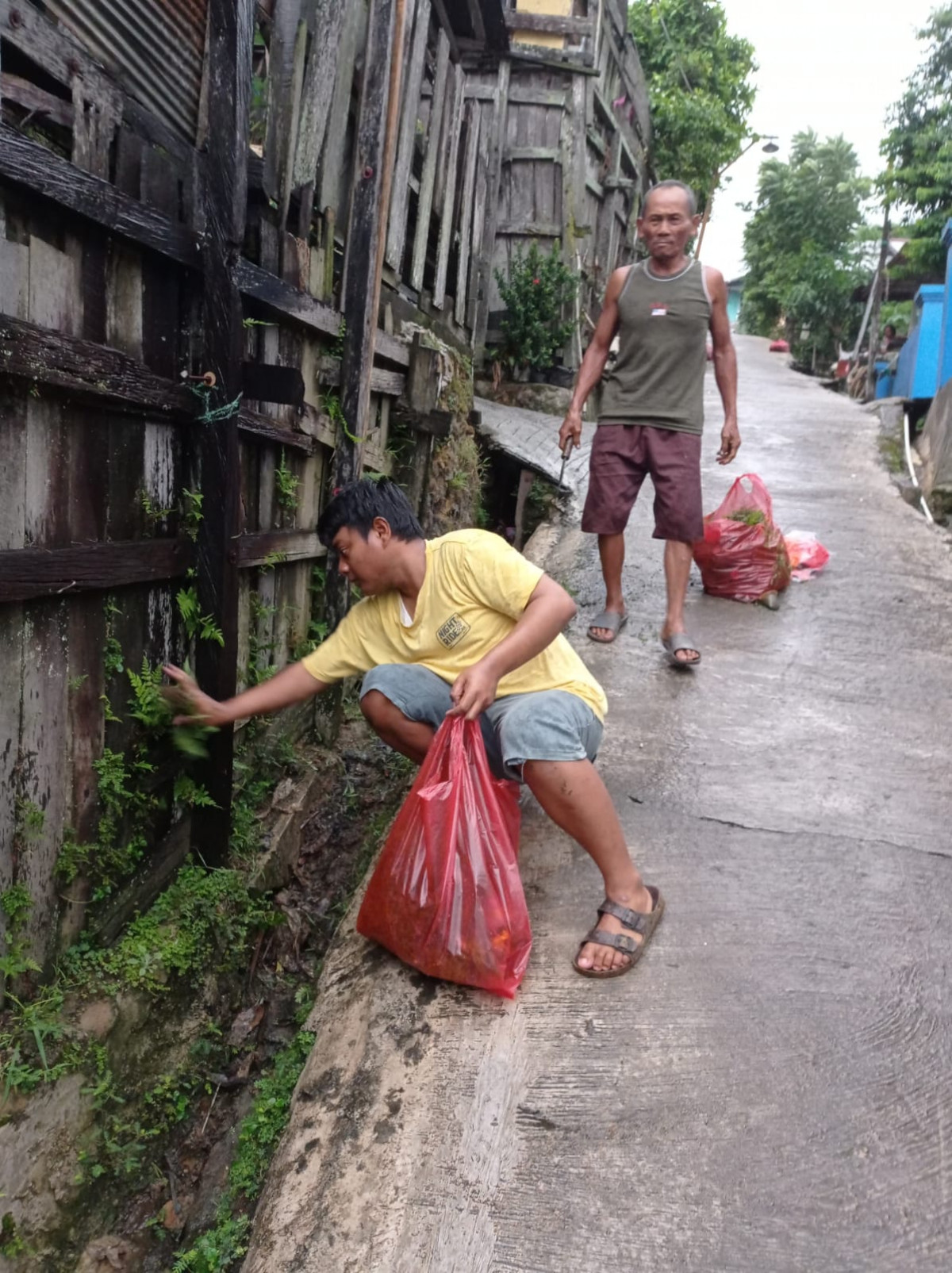 Kerja bakti warga RT 38
