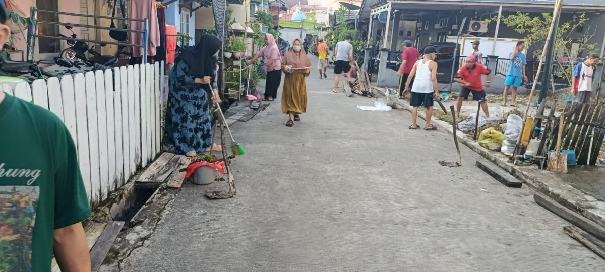KEGIATAN KERJA BAKTI/GOTONG ROYONG PROBEBAYA THN.2026 DI RT.40 KELURAHAN SIDOMULYO