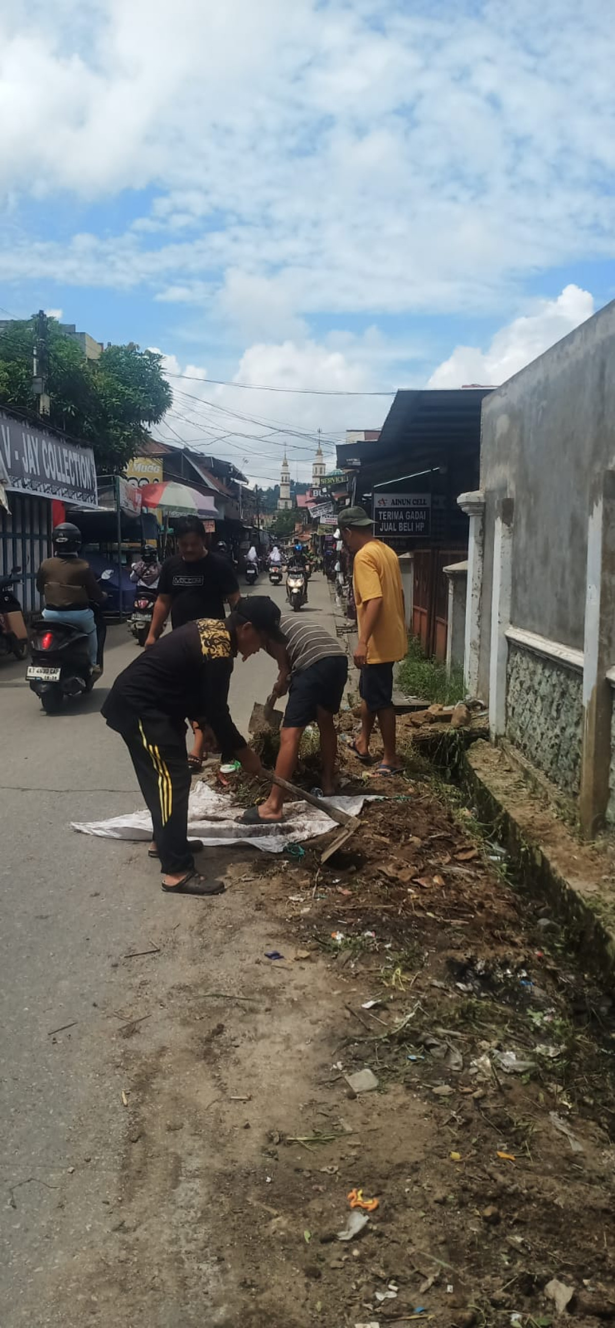 Gg.mesjid rt 46..kel.pelita