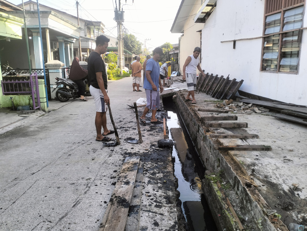 Kerja Bakti warga RT 06