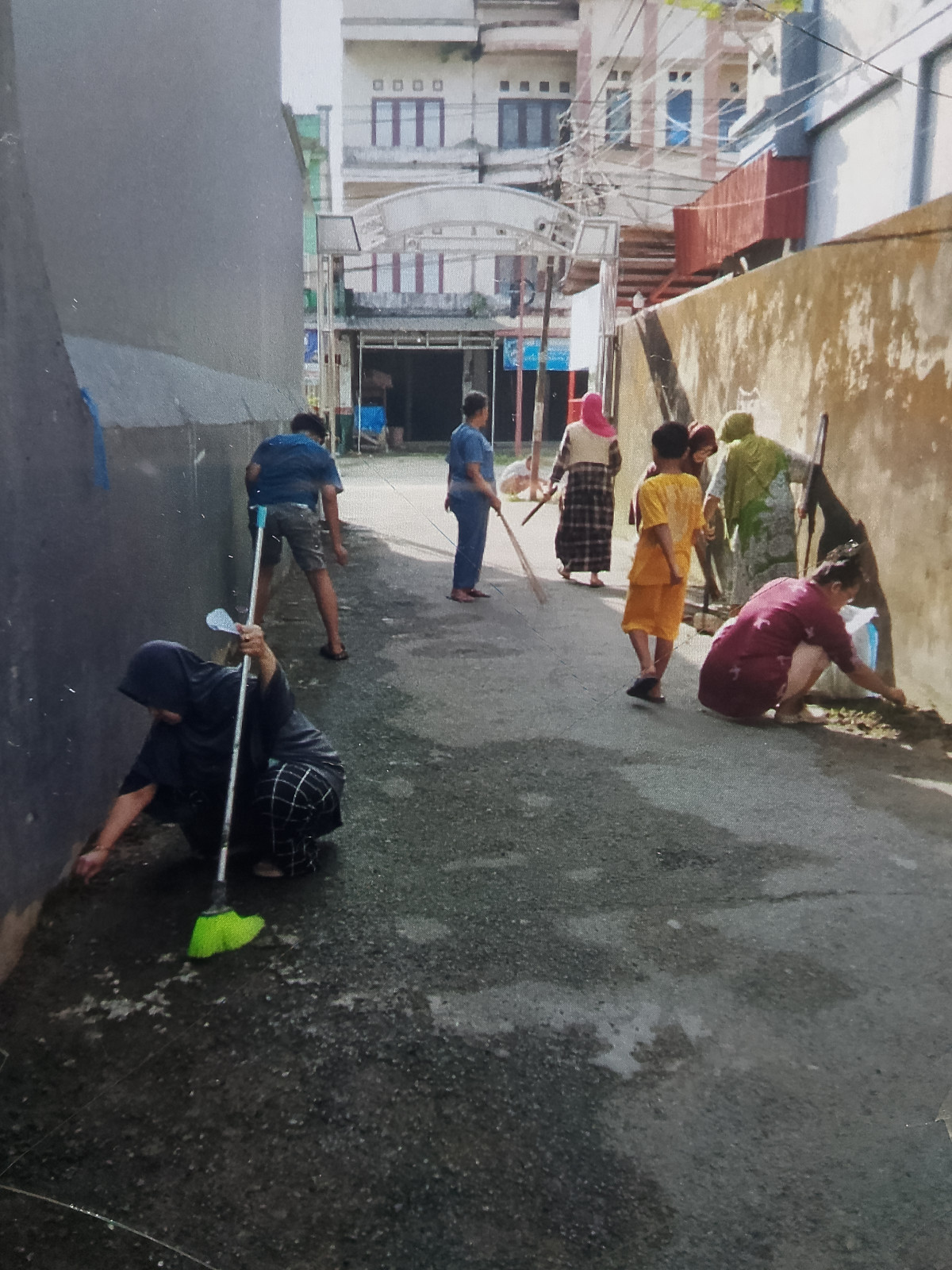 Kerja bakti di lingkungan RT 07