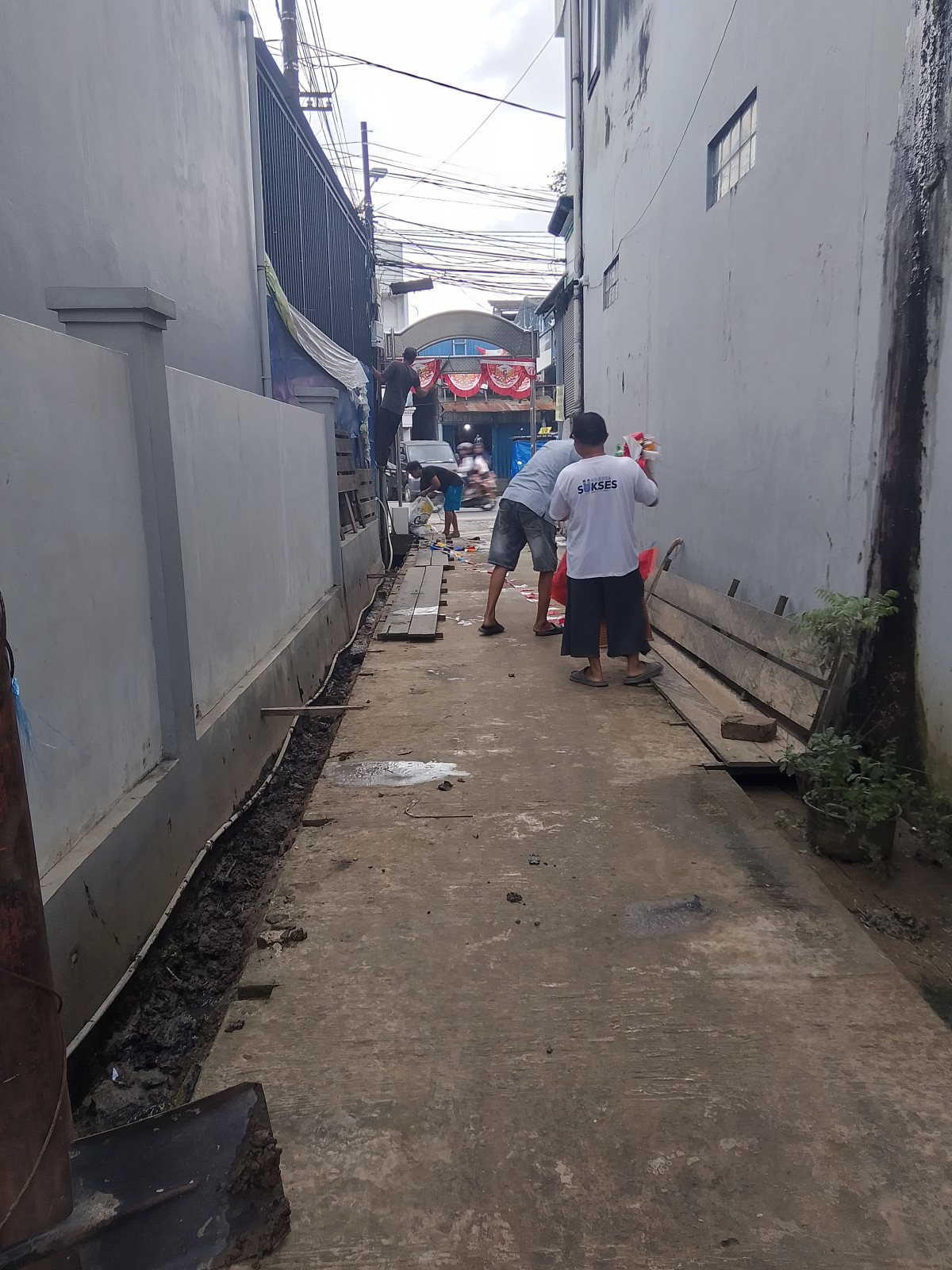 Kerja bakti di lingkungan RT 07