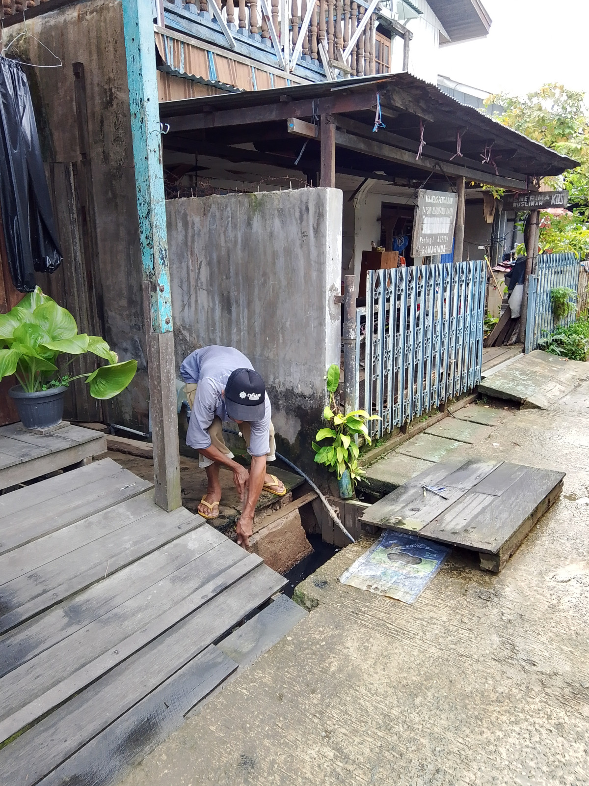 Kerja bakti di lingkungan RT 07