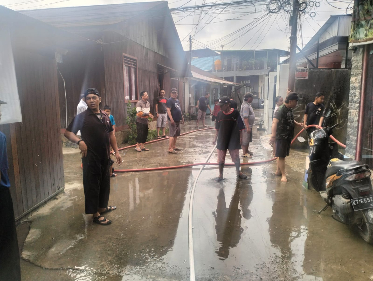 Kegiataan gotong royong lingkungan