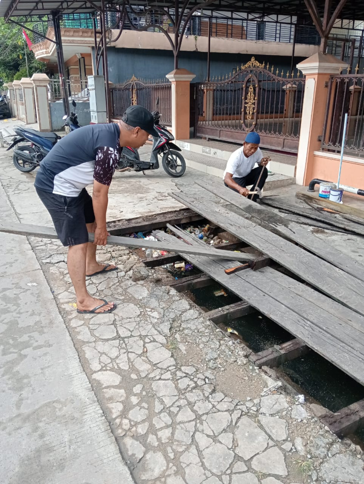 Kerja Bakti Warga RT. 14