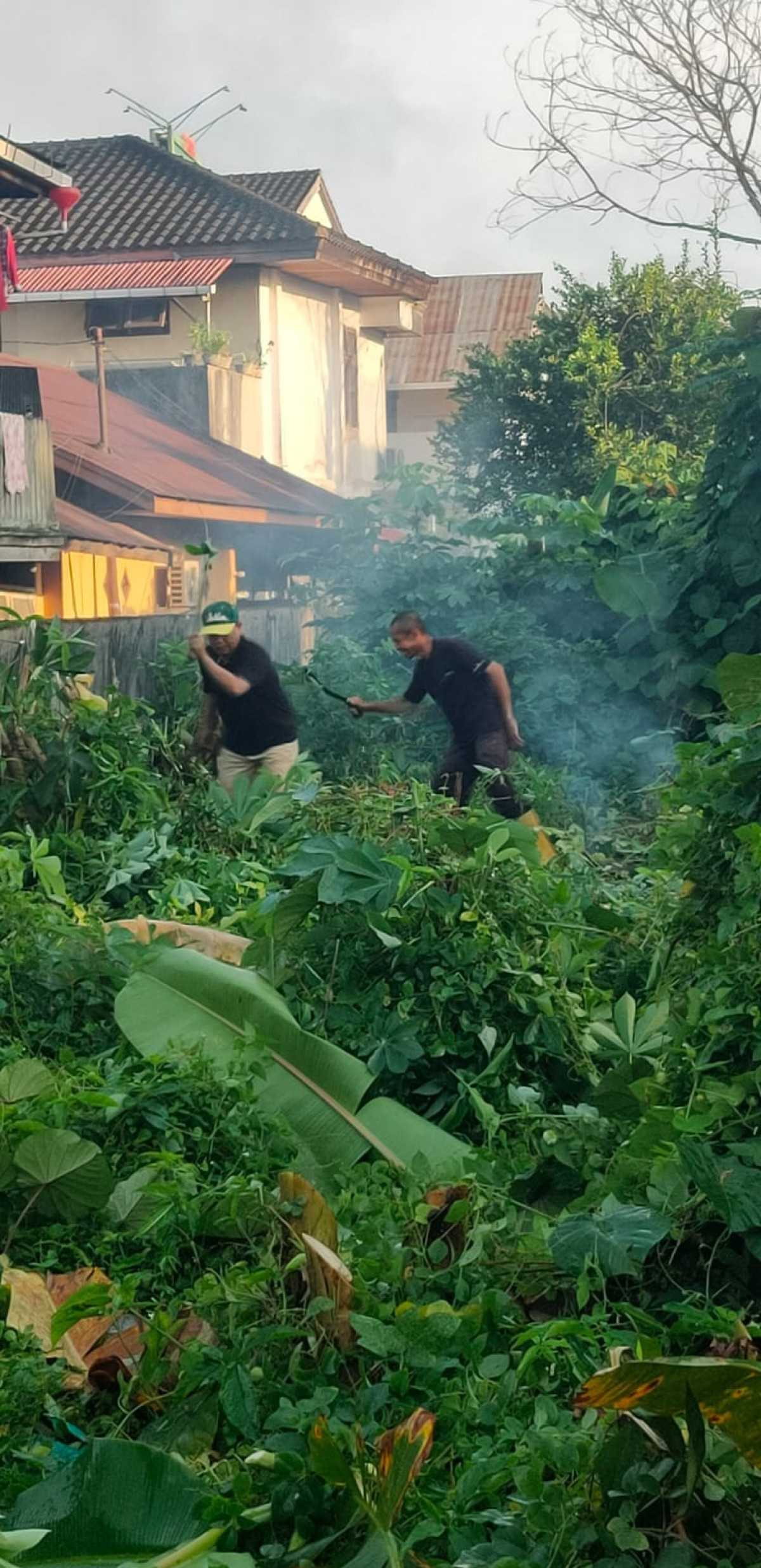 Kerja bakti rutin bulanan