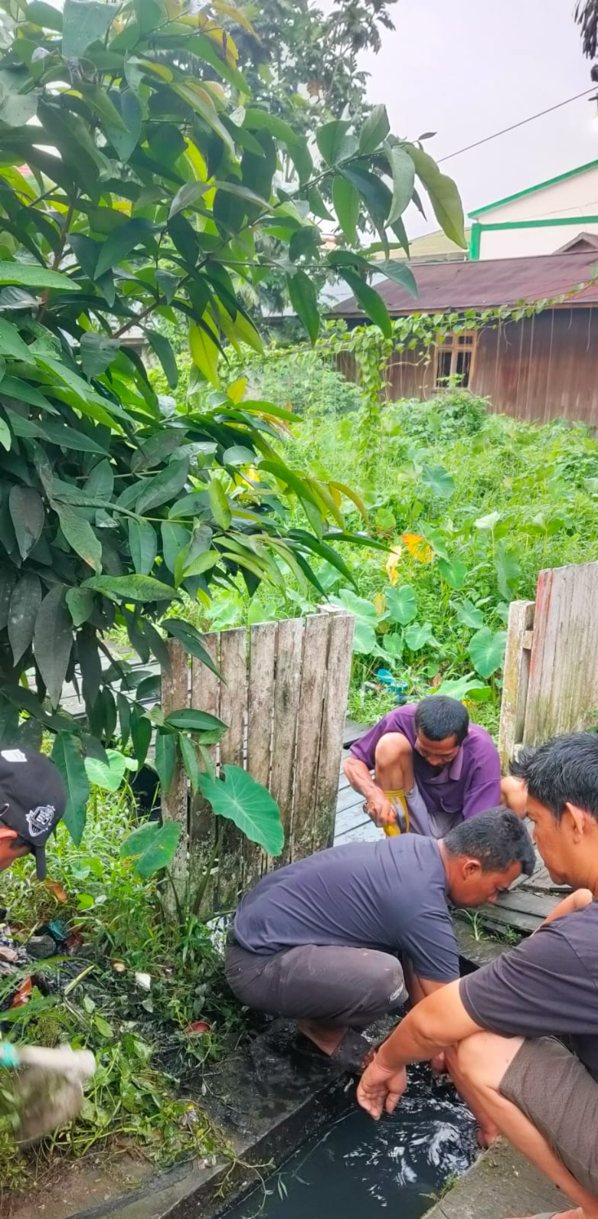 Kerja bakti rutin bulanan RT 19