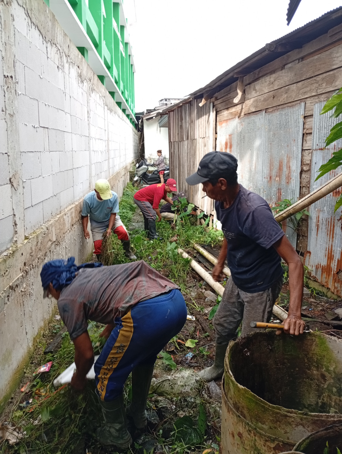 Kerja bakti bulanan rutin rt 19