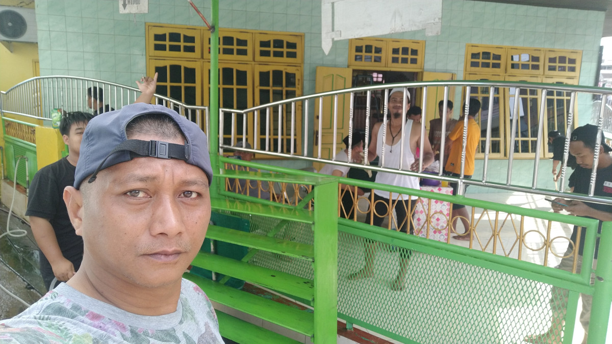 Giat kebersihan langgar