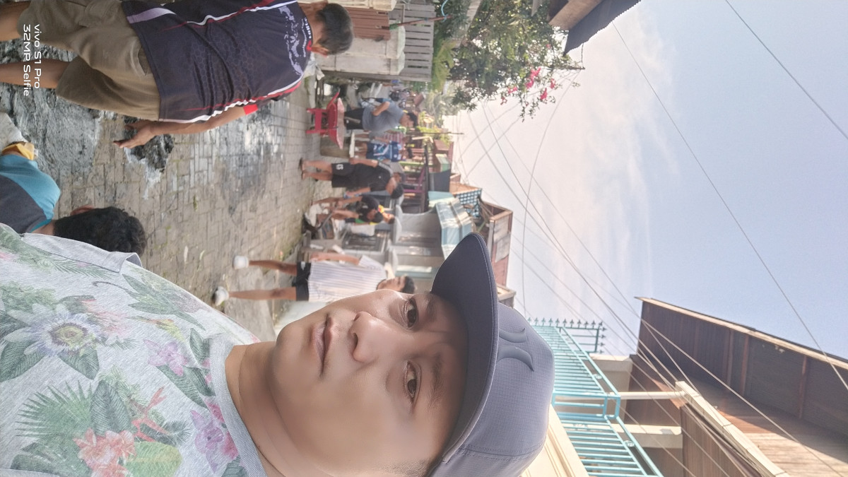 Pembersihan selokan paret