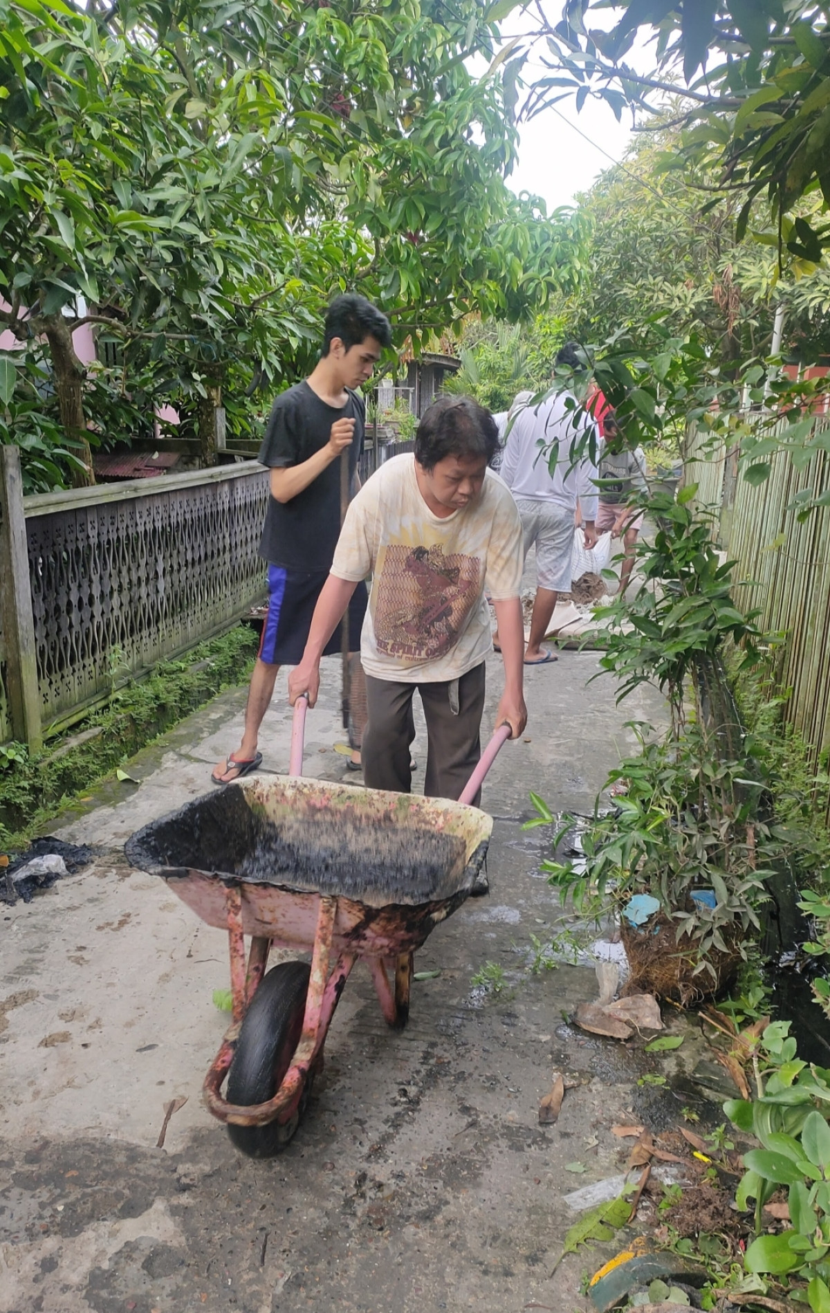 kerja bhakti di rt 22 kel pelita