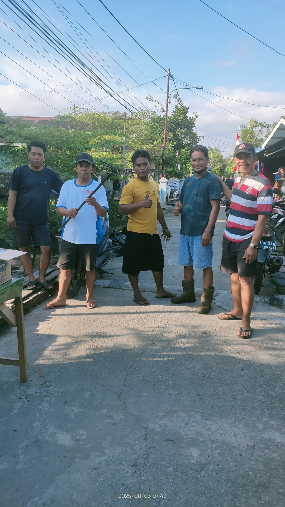 kerja bakti di rt 22 kel.pelita