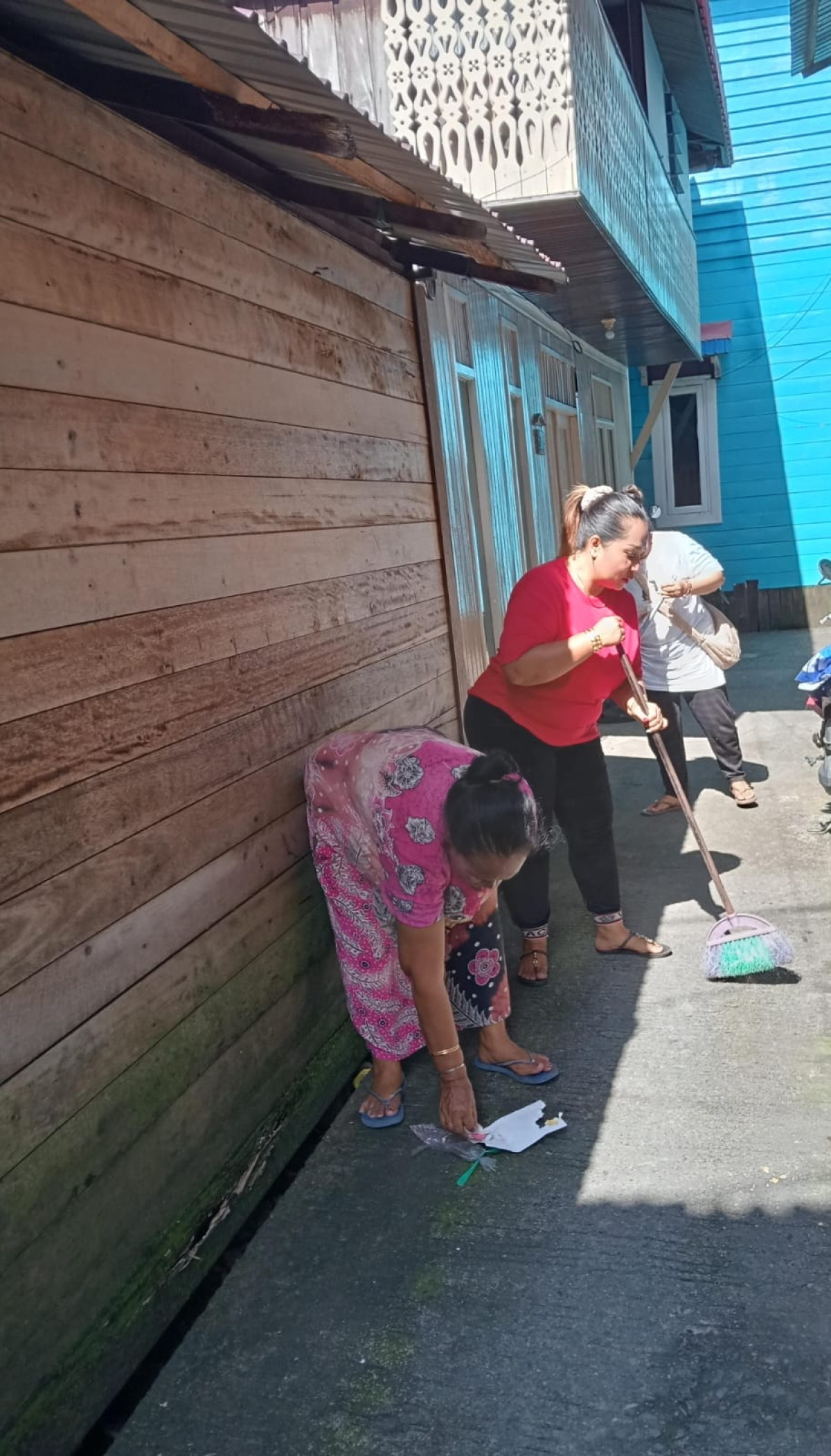 kerja bakti di lingkungan gang 4